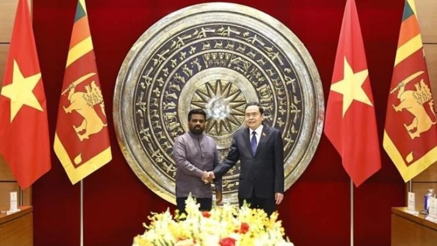 NA Chairman hosts Sri Lankan President